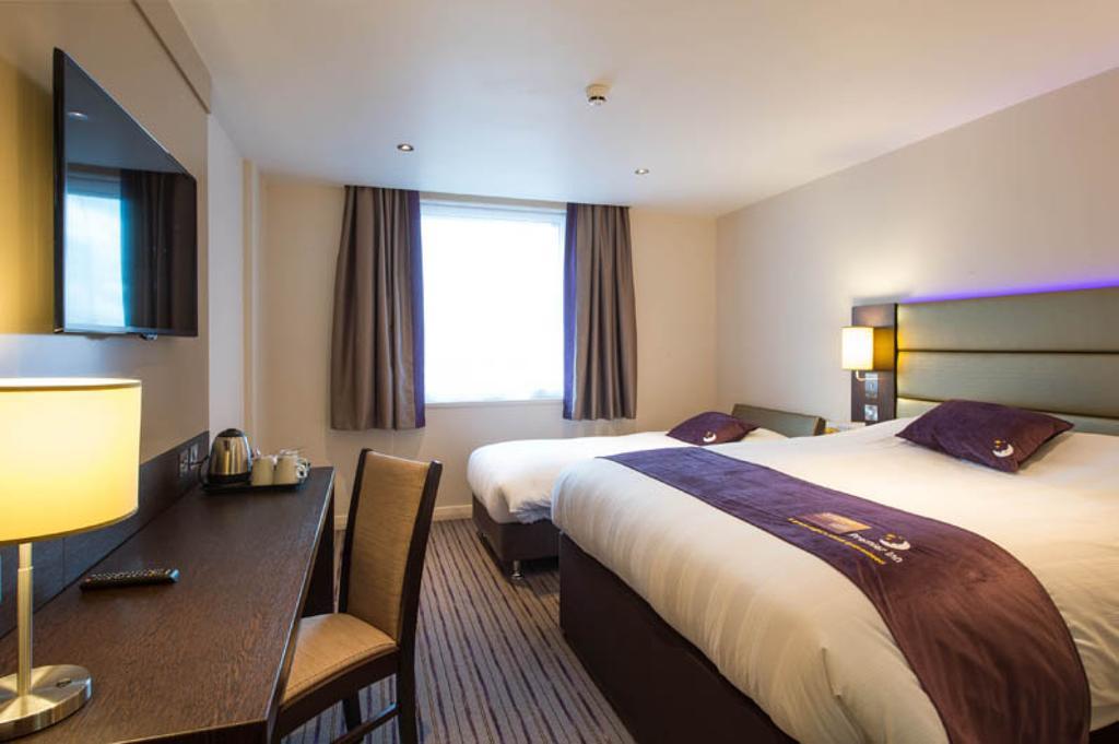 Premier Inn Manchester - Prestwich Exterior photo