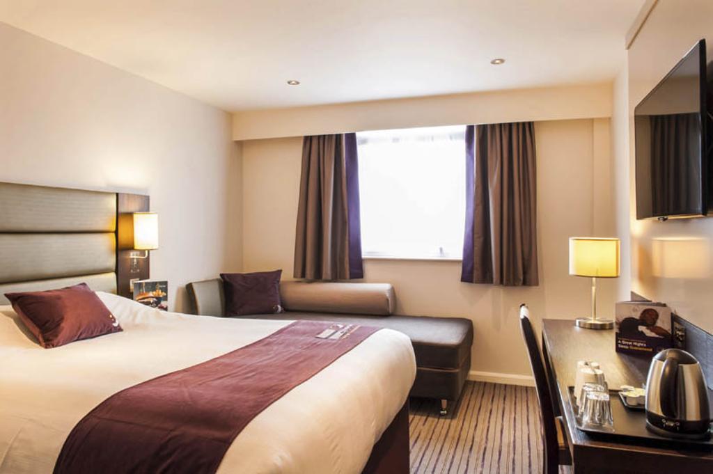Premier Inn Manchester - Prestwich Exterior photo