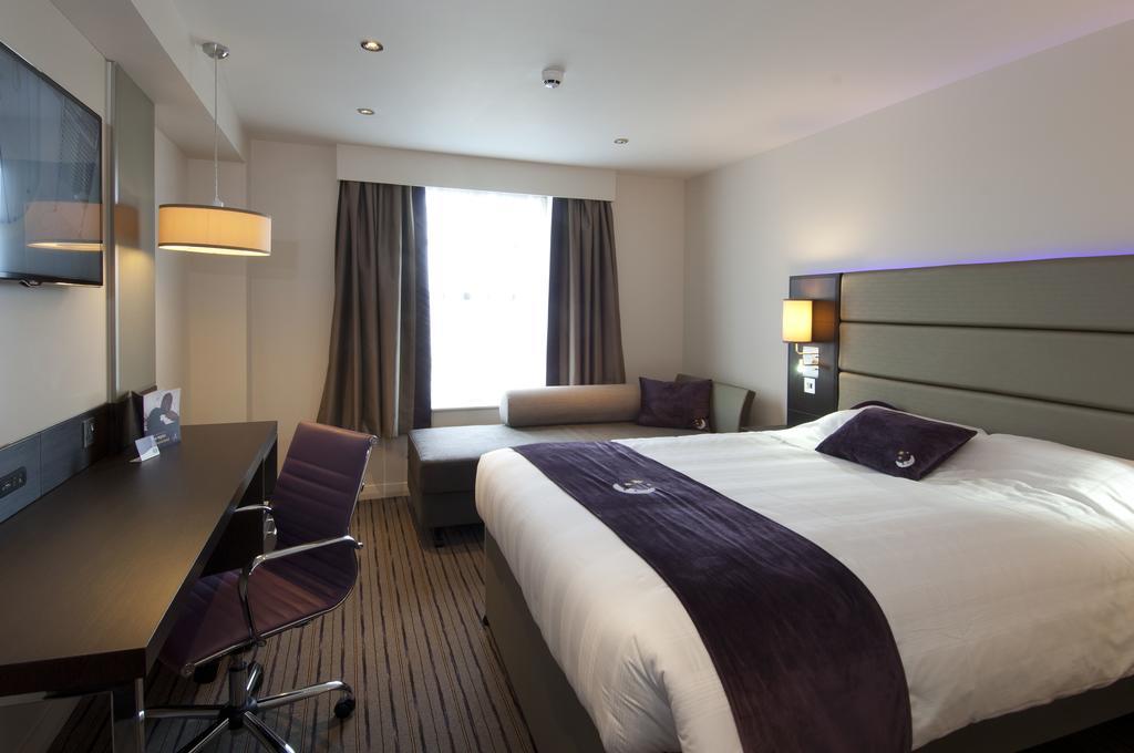 Premier Inn Manchester - Prestwich Exterior photo