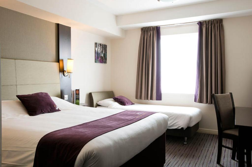 Premier Inn Manchester - Prestwich Exterior photo
