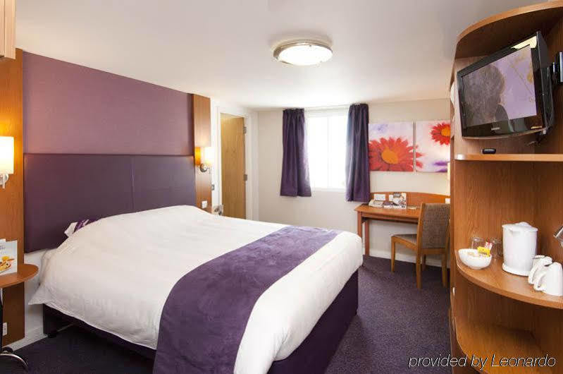 Premier Inn Manchester - Prestwich Exterior photo