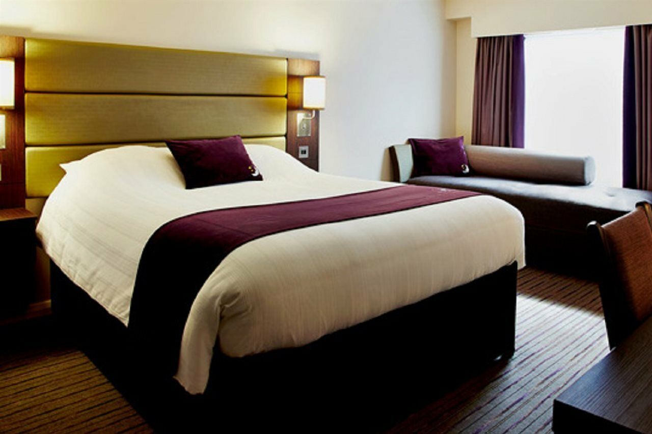 Premier Inn Manchester - Prestwich Exterior photo